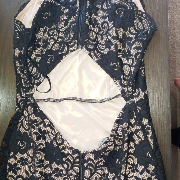 Bebe dress - Picture 7 of 9